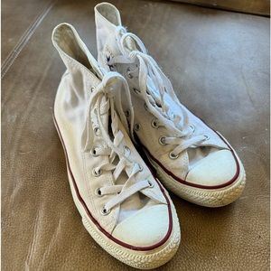 Hi Top Converse- All Star  (Chuck Taylor) white men size 5- Women 7- used